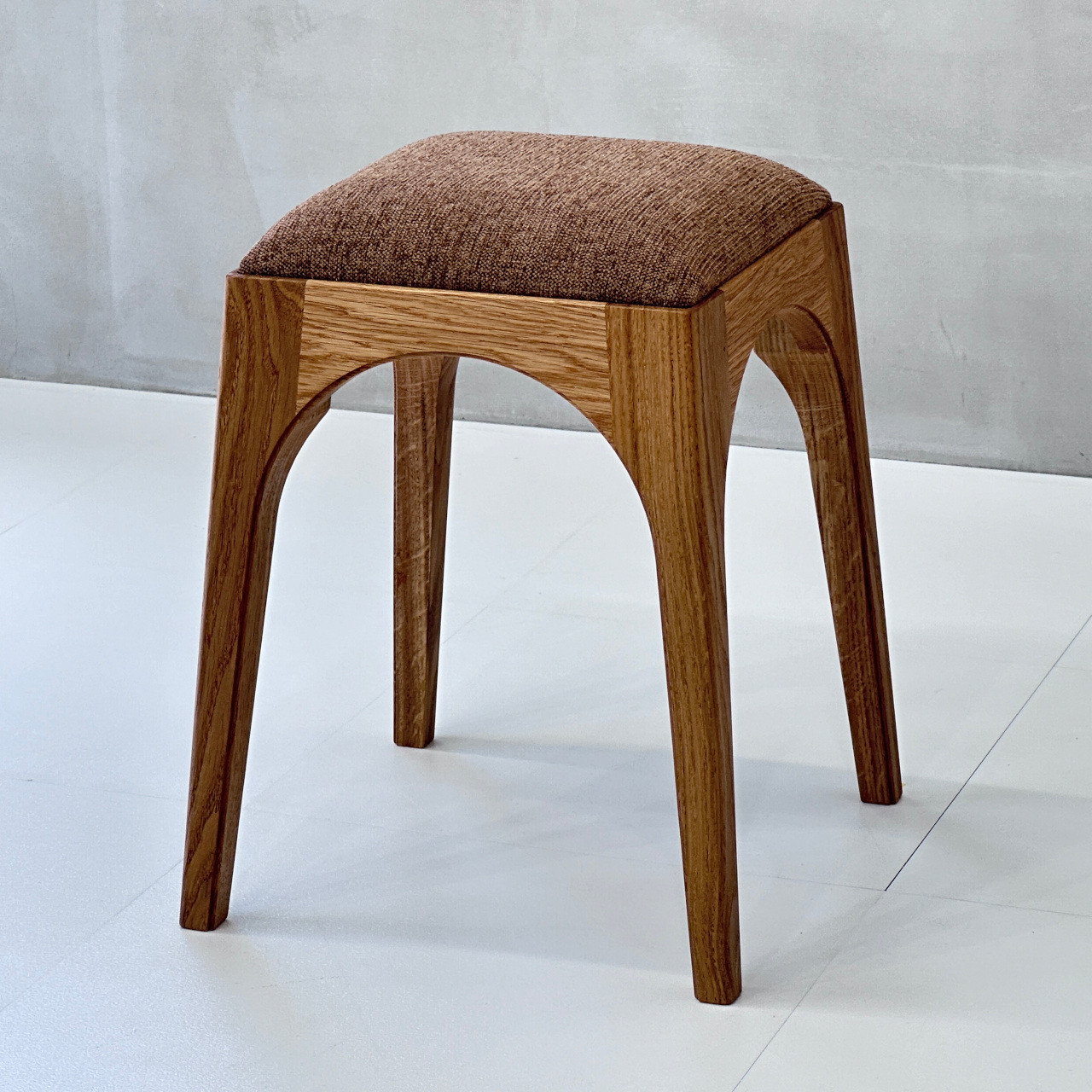 木製スツール 【Arch(アーチ)｜無垢ナラ材】カラー20色 天然木 椅子 洋風 チェア 北欧 家具 日本の職人造り