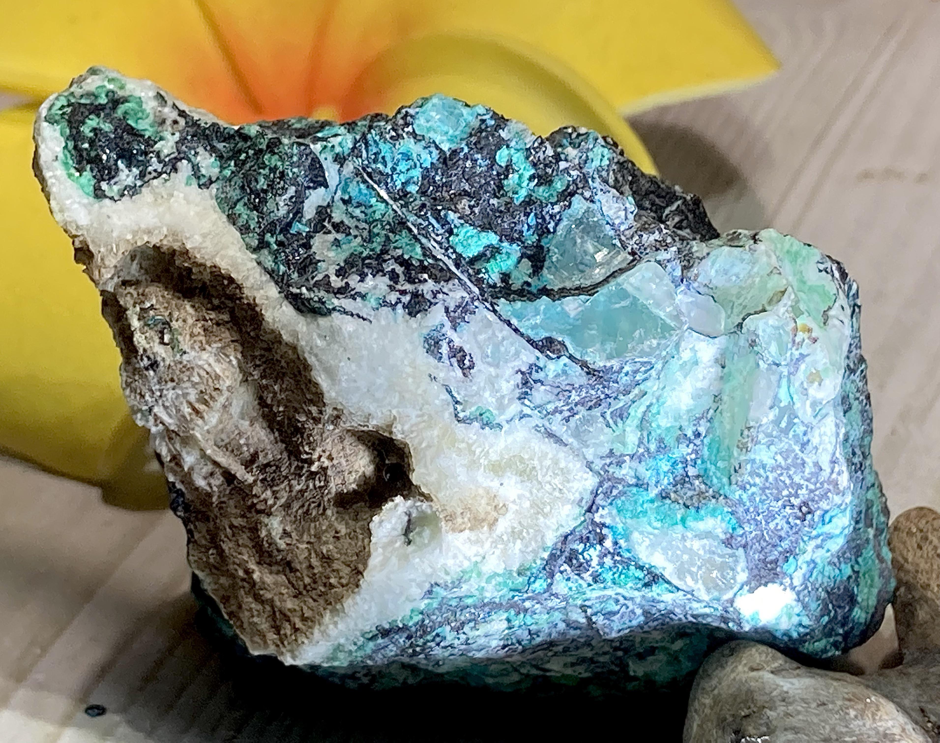 ジェムシリカ　レインボー　クリソコラ　原石　ラフストーン ジェムシリカ レインボー クリソコラ 原石 ラフストーン