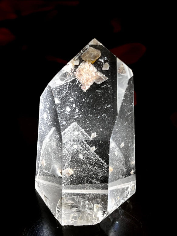 ホワイトファントム✨ キャルコパライト（黄銅鉱）入り　クリスタル　レインボー ホワイトファントム✨ キャルコパライト（黄銅鉱）入り クリスタル