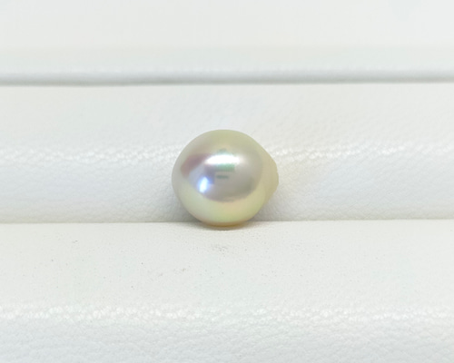 あこや真珠 イエロー系 ドロップ 片穴 8.6mm 素材 ネックレス