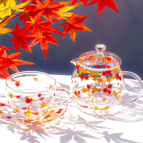 紅葉もゆる〜耐熱ガラスのティーポット＆ティーカップソーサー