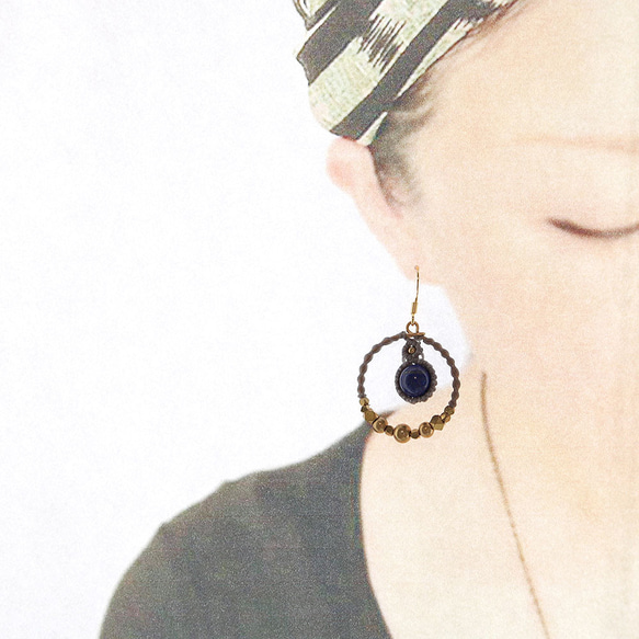 エキゾチックフープラピスラズリマクラメピアスmacp112天然石エスニックアジアンエキゾチックなアレルギーフリーピアス 6枚目の画像