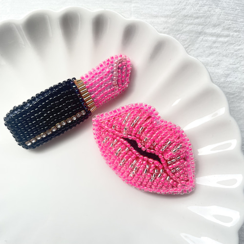 ハンドメイド nリップ 4枚 リップ&リップスティックブローチ ビーズ刺繍 ピンク ブローチ