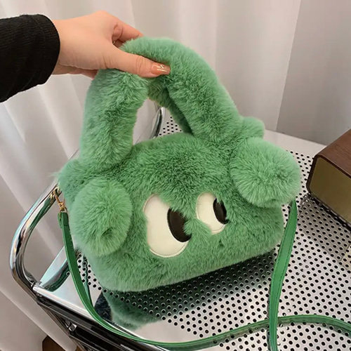 秋冬新作早割！数量限定ふわふわモンスターぬいぐるみショルダー