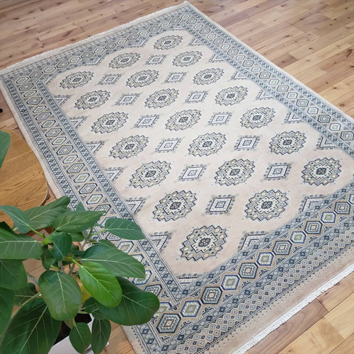 パキスタン絨毯 ラグ 197x140cm 軽くて畳める手織りラグ ベージュ