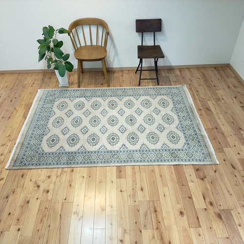 パキスタン絨毯 ラグ 197x140cm 軽くて畳める手織りラグ ベージュ