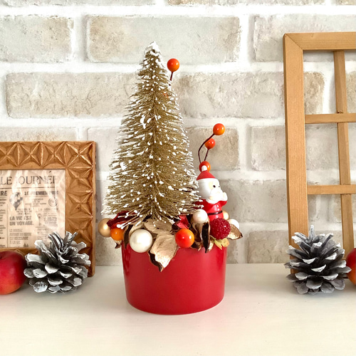 ウインクサンタとミニツリーのクリスマスオブジェ◇高さ19センチ◇赤色