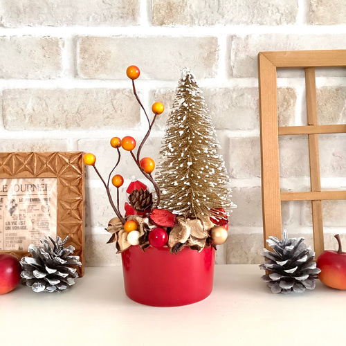 ウインクサンタとミニツリーのクリスマスオブジェ◇高さ19センチ◇赤色