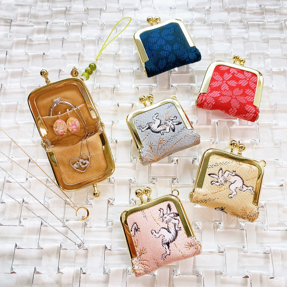 ジュエリーケース 金襴 ミニがま口 和柄ストラップ付 鳥獣戯画/桜