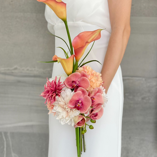 ウェディングブーケ　造花　ピンク　オレンジ　胡蝶蘭　ブートニア付 ブーケ ブートニア 胡蝶蘭 ピンク ホワイト アーティフィシャル