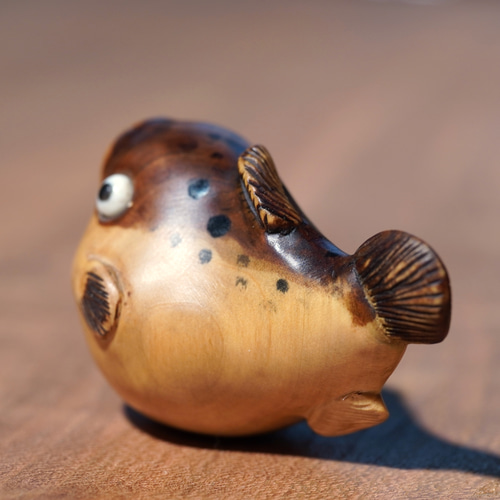 木彫刻 根付「河豚」 黄楊 木彫り フグ キーホルダー ストラップ 工芸