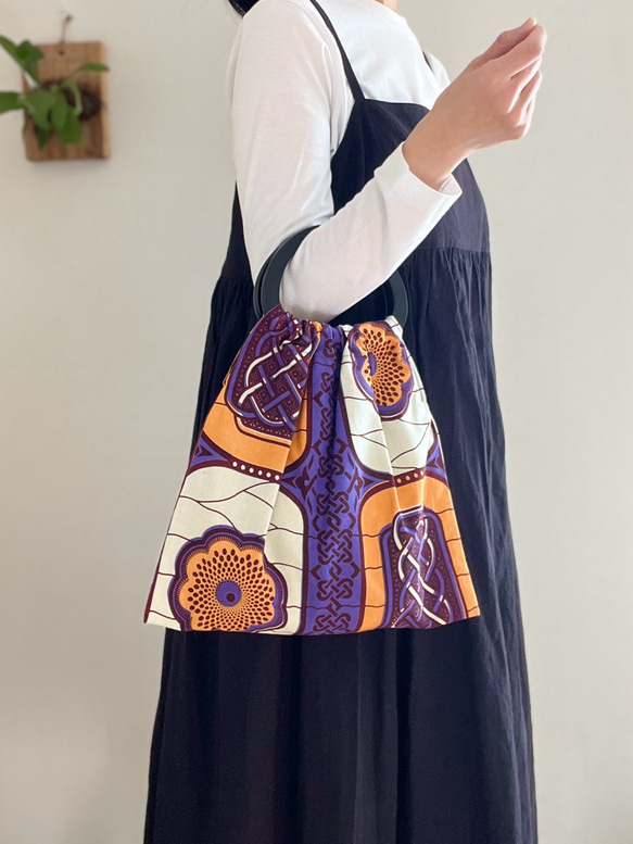 【一点もの】アンティーク和布と竹ハンドルのパッチワークグラニーバッグ 懐かしさを感じる アフリカ布 ウッドハンドル 木の持ち手 レトロ