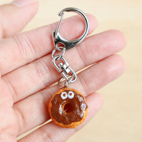 食べ物キーホルダー♢チョコドーナツくん キーホルダー 日なたの窓  