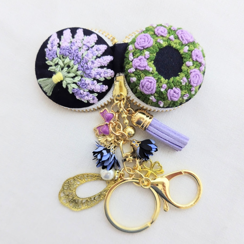 ラベンダーの花刺繍 マカロンポーチキーホルダー キーリング アトリエ