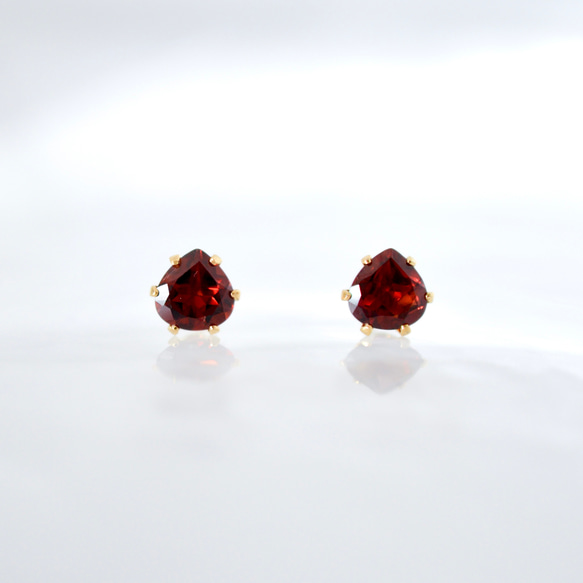 【栗のガーネットのピアス】6mm 赤 レッド サージカルステンレス 金属アレルギー対応 一粒 1月誕生石 マロン 5枚目の画像