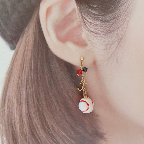 ピアス　赤　野球　部活　ビジュー　応援　甲子園　ハート　チャーム　ボール　デート ピアス 赤 野球 部活 ビジュー 応援 甲子園 ハート チャーム