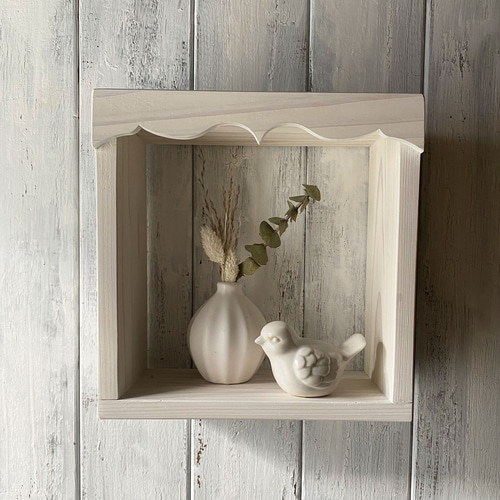 ウオールシェルフ アンティーク風 壁掛けラック ホワイト 白 画鋲取付