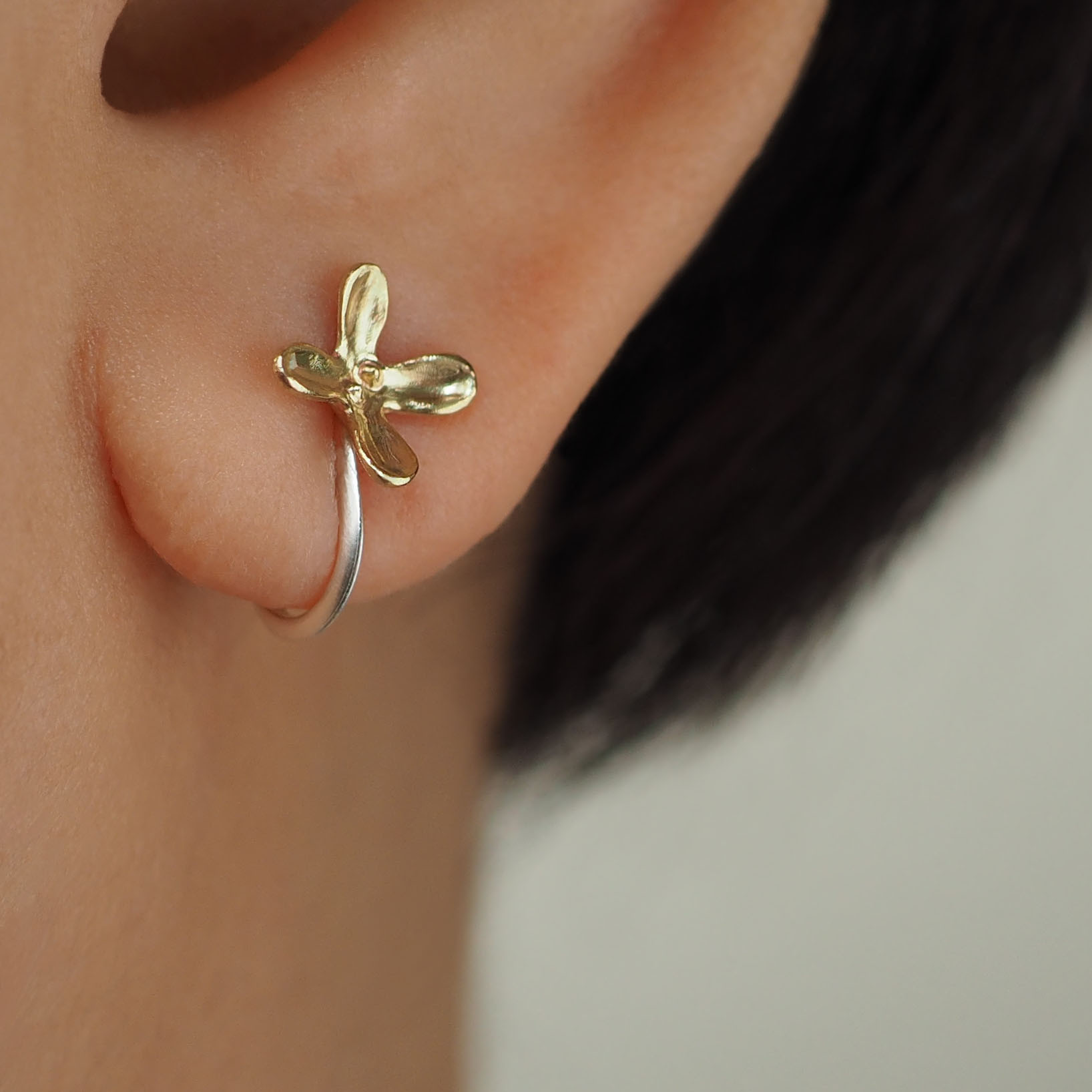 【冬のプレゼント企画開催中】キンモクセイとてんとうむしのピアス／イヤリング（受注制作）