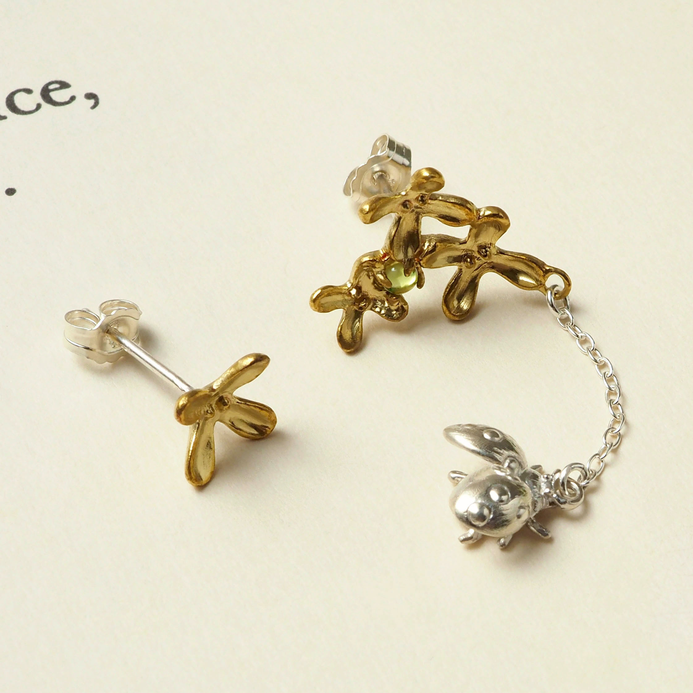 【冬のプレゼント企画開催中】キンモクセイとてんとうむしのピアス／イヤリング（受注制作）