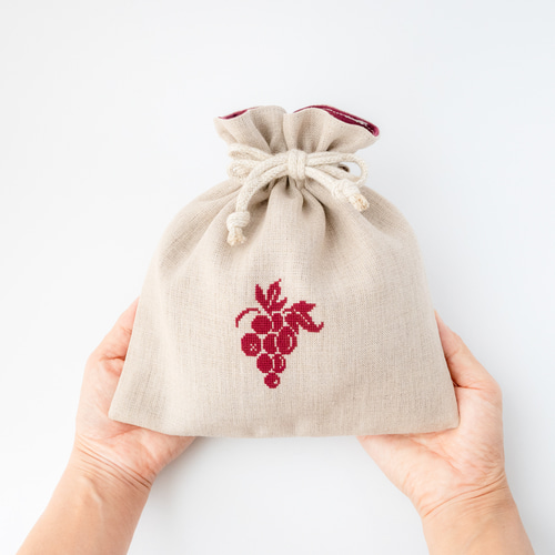 秋の味覚ぶどう刺繍のリネン巾着 クロスステッチ 巾着袋 NJUTA