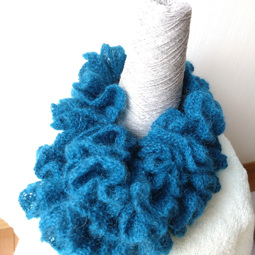 ふわふわフリフリ モヘアのラッフル付きネックウォーマー 付け襟