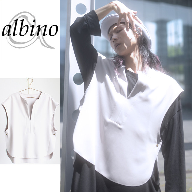 プルオーバー型キーネック×裾カットオフ加工ベスト