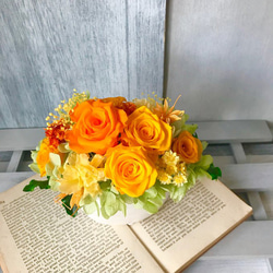 3種類のバラ！ビタミンカラー　イエロー　オレンジ　プリザーブドフラワー　お供え　開店祝　結婚祝い　敬老の日　紫陽花 3枚目の画像