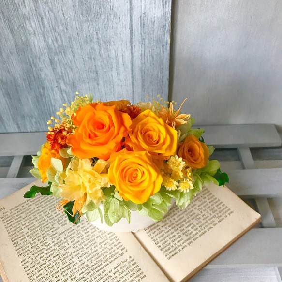 3種類のバラ！ビタミンカラー　イエロー　オレンジ　プリザーブドフラワー　お供え　開店祝　結婚祝い　敬老の日　紫陽花 3枚目の画像
