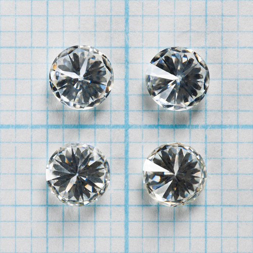 1粒売り モアサナイトAAA ルース ラウンドファセットカット4×4mmクリア