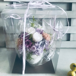 大人カラーのホワイト＆パープルのバラが 綺麗なアレンジ　開店祝い　結婚祝い　退職祝い　紫　プリザーブドフラワー紫陽花 4枚目の画像