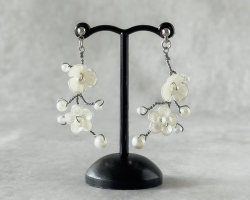小さくて可愛いワイヤーアクセサリー【シルキーフラワー】ピアス