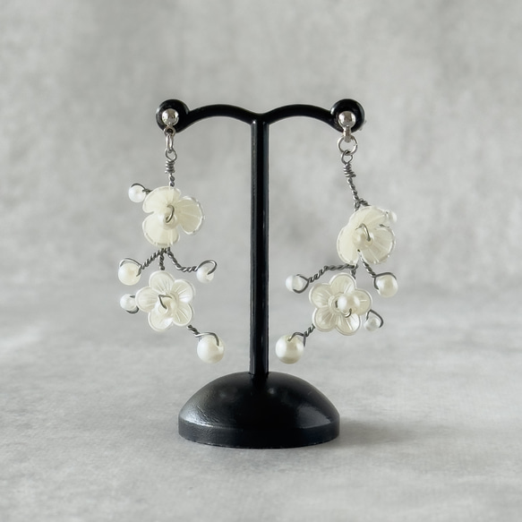 Self-Portrait 上品 ホワイト フラワー エナメル イヤリング Vintage 50s - 60s white ivory celluloid flower earrings