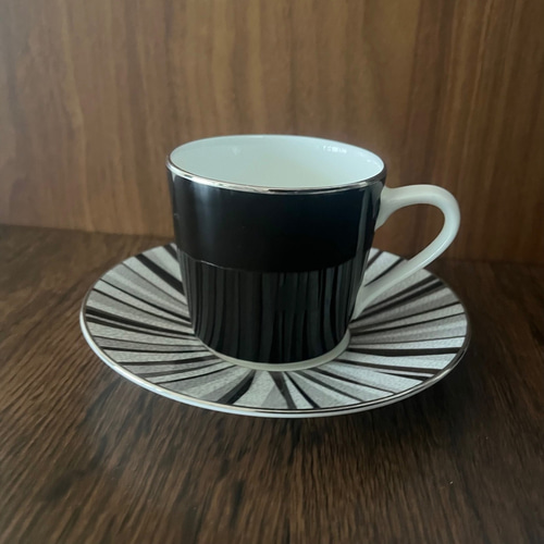 NARUMI ティーカップ＆ソーサー｜黒×銀縁｜ボーンチャイナ Made in