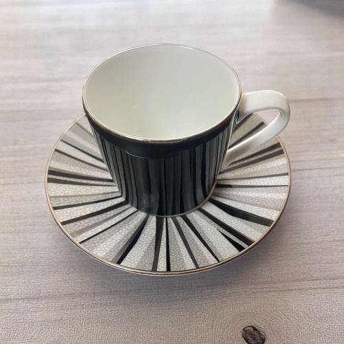 NARUMI ティーカップ＆ソーサー｜黒×銀縁｜ボーンチャイナ Made in