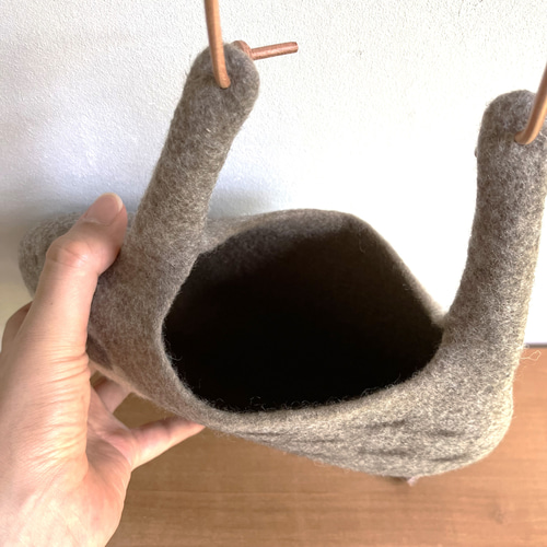 受注制作】羊毛フェルト ナマケモノのウォールポケット フリーボックス