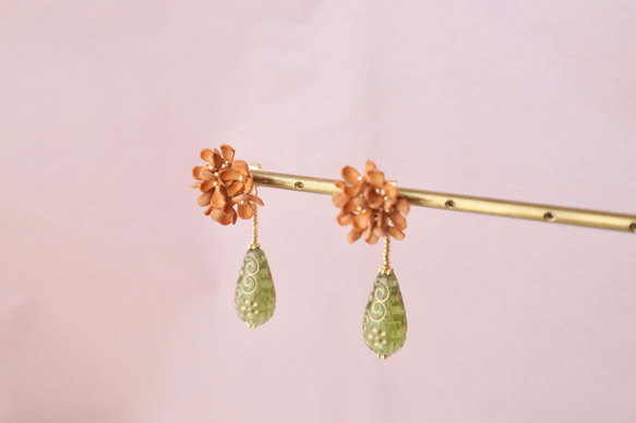 金木犀(キンモクセイ)と雫*秋の2way革花スタッドピアス･イヤリング/オレンジ/9月10月の花/2024 6枚目の画像