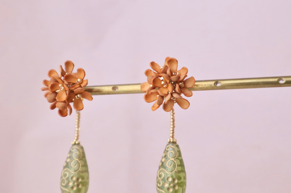 金木犀(キンモクセイ)と雫*秋の2way革花スタッドピアス･イヤリング/オレンジ/9月10月の花/2024 7枚目の画像