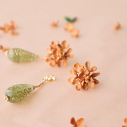 金木犀(キンモクセイ)と雫*秋の2way革花スタッドピアス･イヤリング/オレンジ/9月10月の花/2024 10枚目の画像