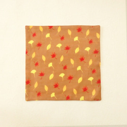 落ち葉 brown のギフト〈巾着ポーチ・ハンカチのセット〉 6枚目の画像