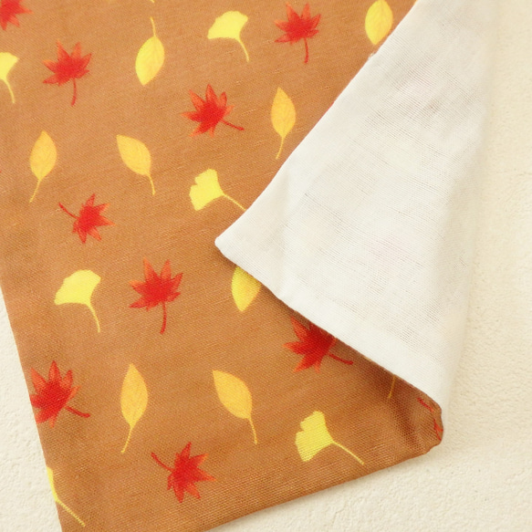 落ち葉 brown のギフト〈巾着ポーチ・ハンカチのセット〉 8枚目の画像