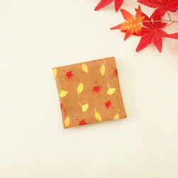落ち葉 brown のギフト〈巾着ポーチ・ハンカチのセット〉 5枚目の画像