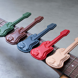 【純手工製作，真皮材質】3D吉他造型掛件鑰匙扣，是音樂愛好者的完美之選！ 第2張的照片
