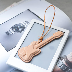 【純手工製作，真皮材質】3D吉他造型掛件鑰匙扣，是音樂愛好者的完美之選！ 第9張的照片