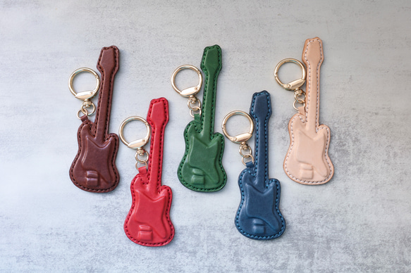 【純手工製作，真皮材質】3D吉他造型掛件鑰匙扣，是音樂愛好者的完美之選！ 第1張的照片
