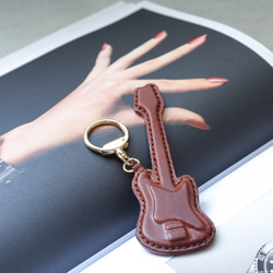 【純手工製作，真皮材質】3D吉他造型掛件鑰匙扣，是音樂愛好者的完美之選！ 第11張的照片