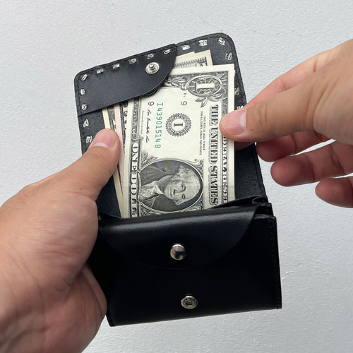 栃木レザー スタッズウォレット コンパクト財布 二つ折り財布 ［WL-001