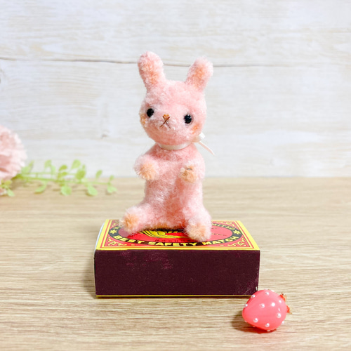 うさぎ♡ 桃色のほわほわ赤ちゃん子うさぎ キーホルダー変更可 ウサギ 兎
