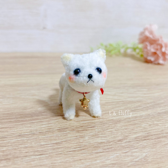 モールドールの赤ちゃん白柴犬 キーホルダー変更可 しばいぬ