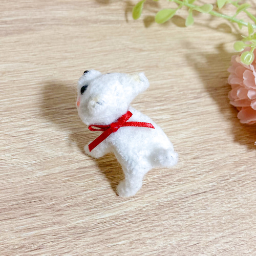 モールドールの赤ちゃん白柴犬 キーホルダー変更可 しばいぬ