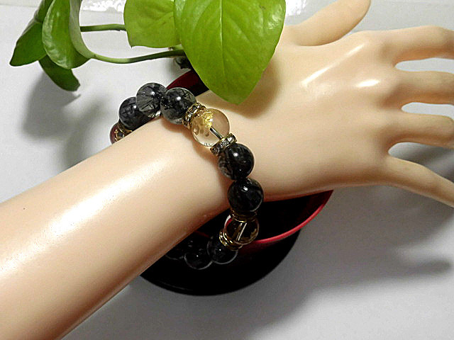 天然石 黒針ルチルクォーツ13.6mm～13.9mm玉+水晶四神 ブレスレット 内周：約18.3cm　　24010181